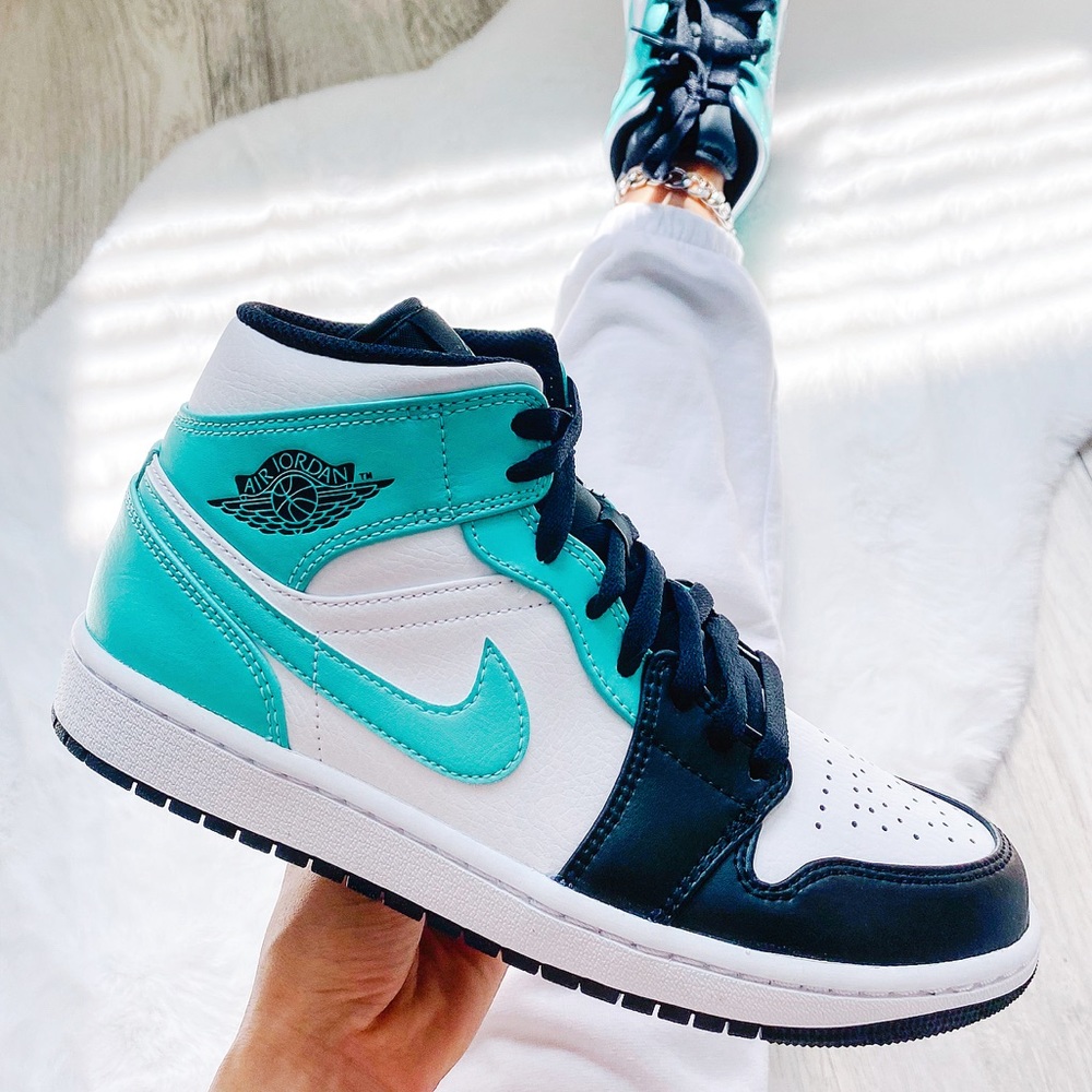 Nike air jordan 1 mid sneakers
